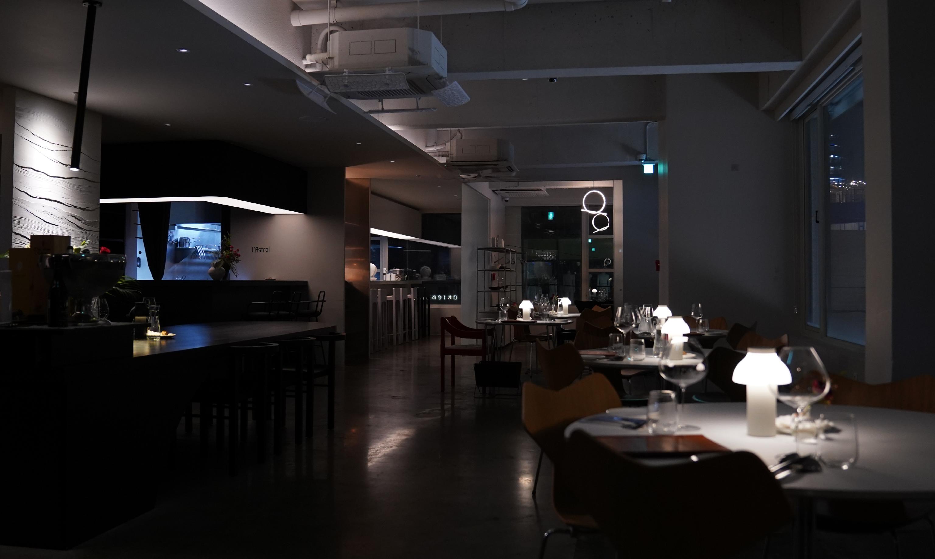 狎鴎亭近くのアストラルワインバーのコース料理とペアリング