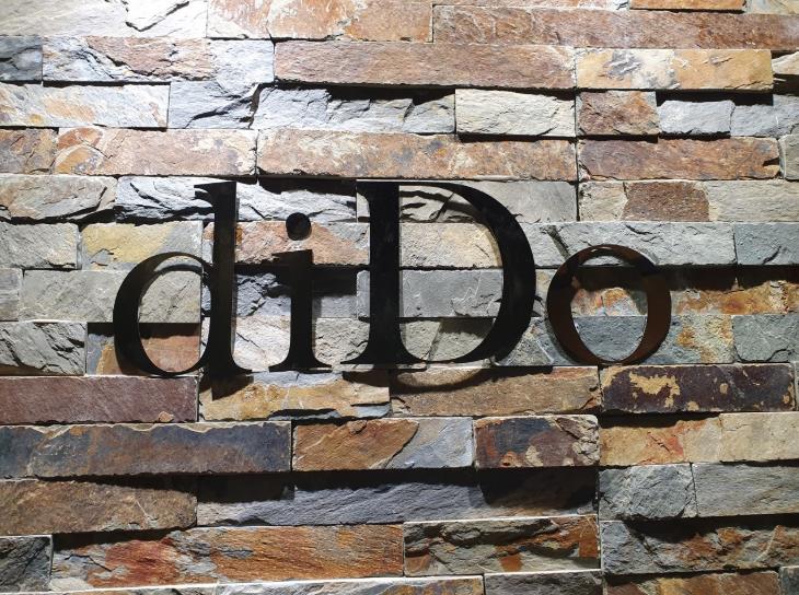 论岘diDo酒吧柜台及日式意大利小盘菜