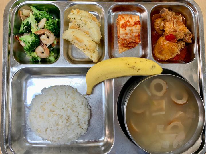 10월 23일 (월) 점심 급식사진 :: 급식 소식 :: 안진초등학교 안진초등학교 :: 급식 소식 :: 10월 23일 (월) 점심 급식사진