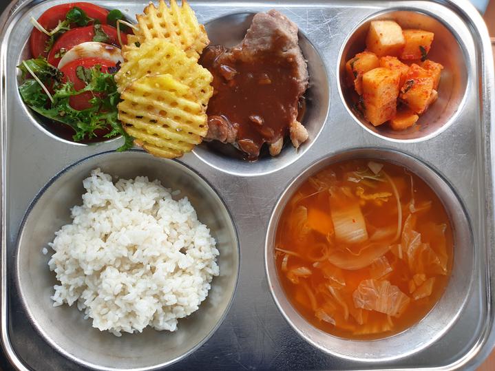 10월 31일 (화) 점심 급식사진 :: 급식 소식 :: 태평중학교 태평중학교 :: 급식 소식 :: 10월 31일 (화) 점심 급식사진