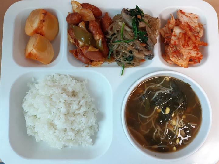 11월 24일 (금) 친환경찹쌀밥, 콩나물아욱국, 소시지야채볶음, 한식잡채, 배추김치, 단감 :: 급식 소식 :: 팔봉초등학교 팔봉초등학교 :: 급식... 