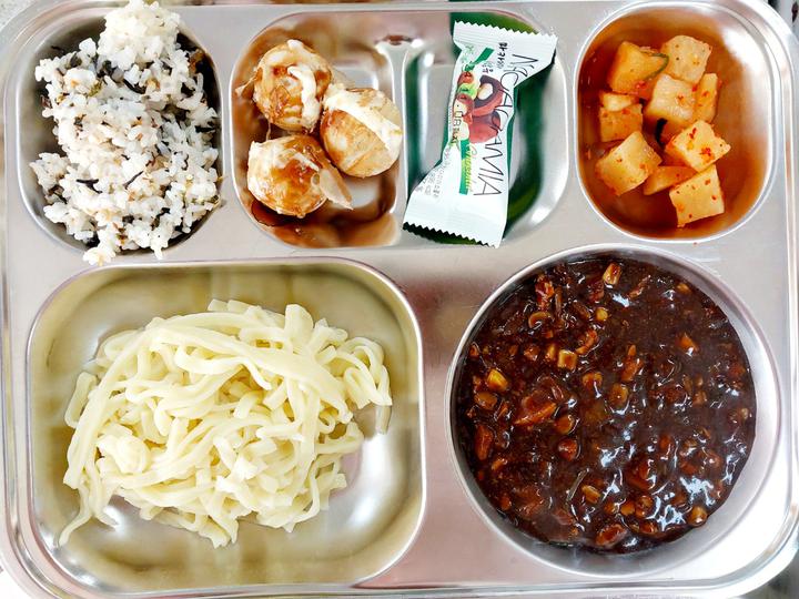 11월 29일 (수) 점심 급식사진 :: 급식소식 :: 광교호수초등학교 광교호수초등학교 :: 급식소식 :: 11월 29일 (수) 점심 급식사진
