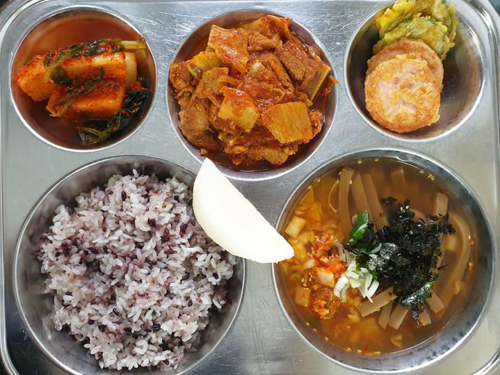 12월 11일 (월) 점심 급식사진 :: 급식 소식 :: 태평중학교 태평중학교 :: 급식 소식 :: 12월 11일 (월) 점심 급식사진