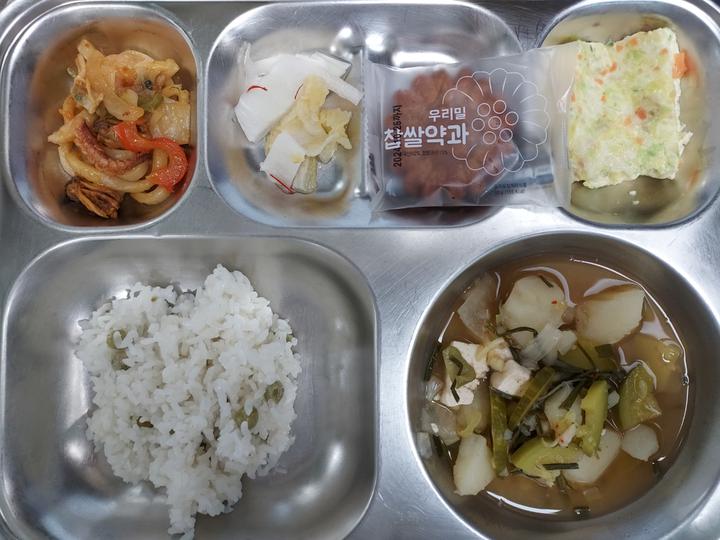 4월 23일 (화) 점심 급식사진 :: 급식 소식 :: 인천부원초등학교 인천부원초등학교 :: 급식 소식 :: 4월 23일 (화) 점심 급식사진