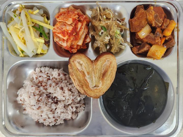 5월 17일 (금) 점심 급식사진 :: 급식 소식 :: 자운고등학교 자운고등학교 :: 급식 소식 :: 5월 17일 (금) 점심 급식사진