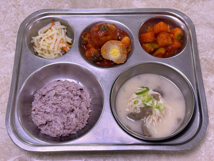 오늘의 급식(찰흑미밥,설렁탕&소면,스카치에그굴라쉬,감자채볶음,깍두기) :: 급식 소식 :: 대전보운초등학교 대전보운초등학교 :: 급식 소식... 