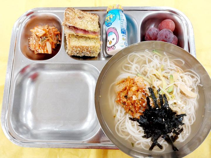 2024년 6월 21일 - 국수(국수나무st)  몬테크리스토샌드위치 포도... 21일 - 국수(국수나무st)  몬테크리스토샌드위치 포도(크림슨) 요구르트... 